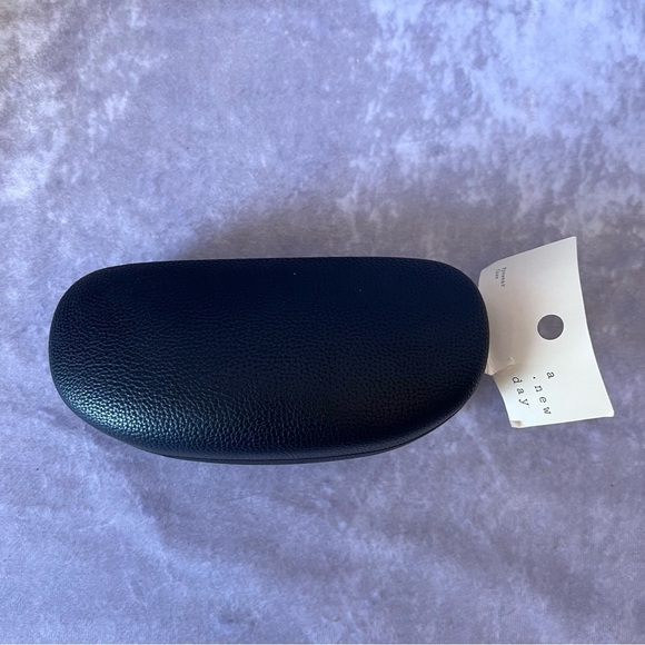 A New Day Eyewear Case Black NWT - Picture 1 of 6
